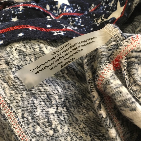 Onque Casuals Star Studded Top M FREE SHIP - Picture 3 of 6